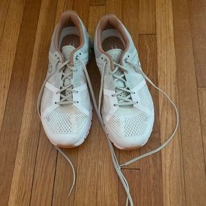 White and green On Clouds